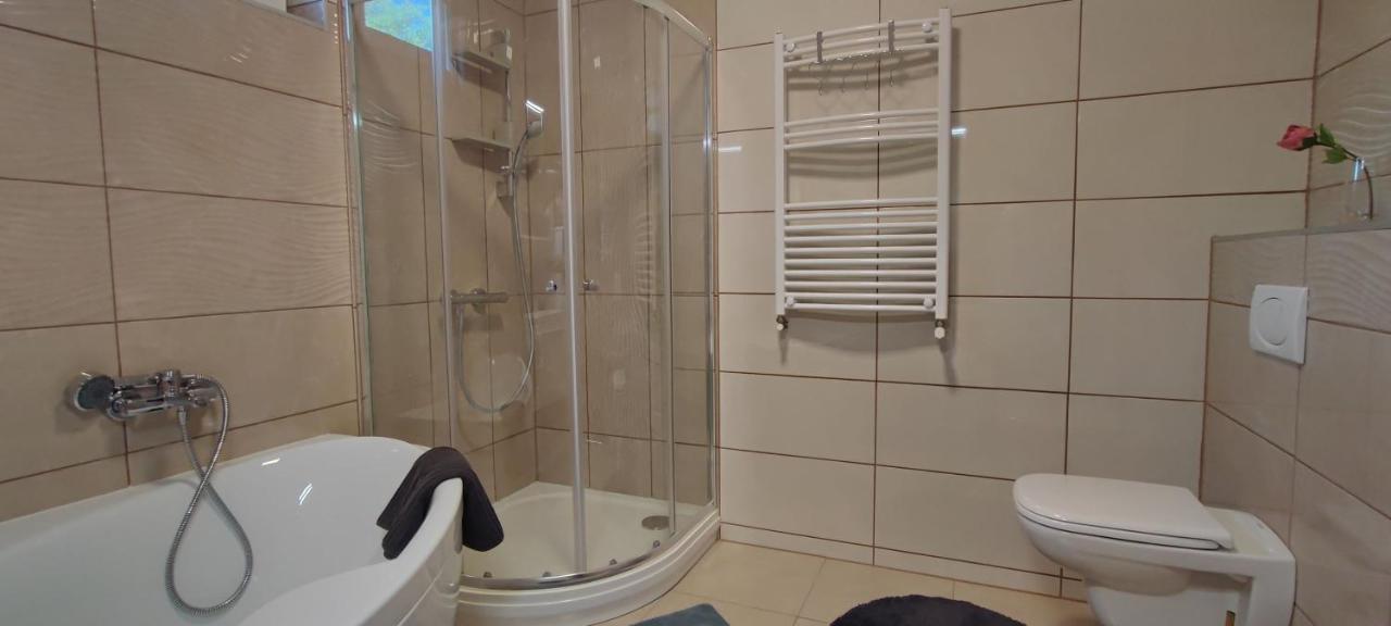 White Column House Apartment Diosd Luaran gambar