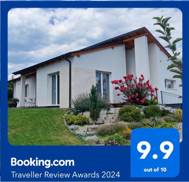 White Column House Apartment Diosd Luaran gambar