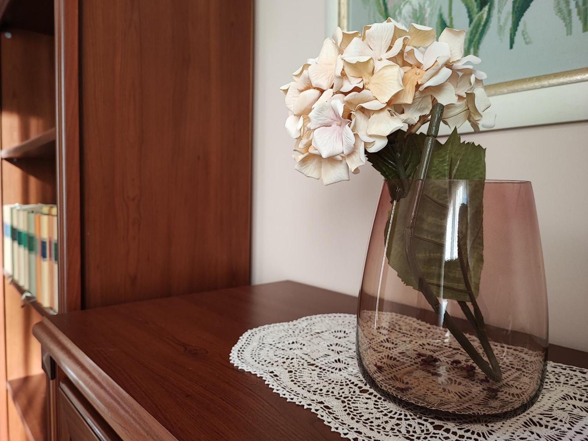White Column House Apartment Diosd Luaran gambar