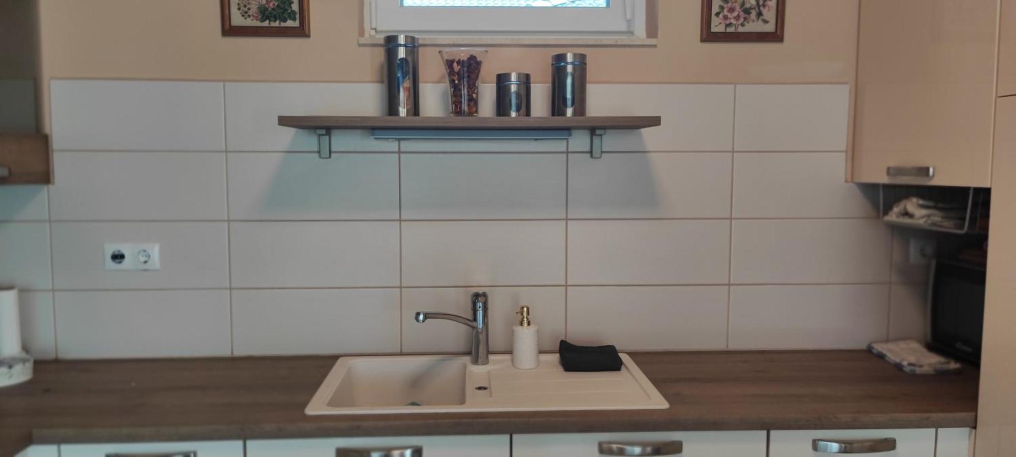 White Column House Apartment Diosd Luaran gambar